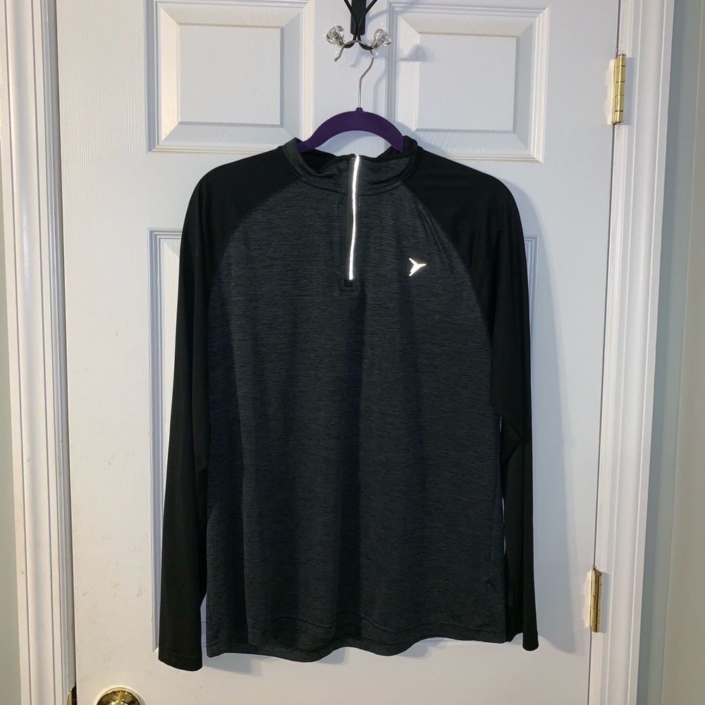 Long sleeve Athletic Top